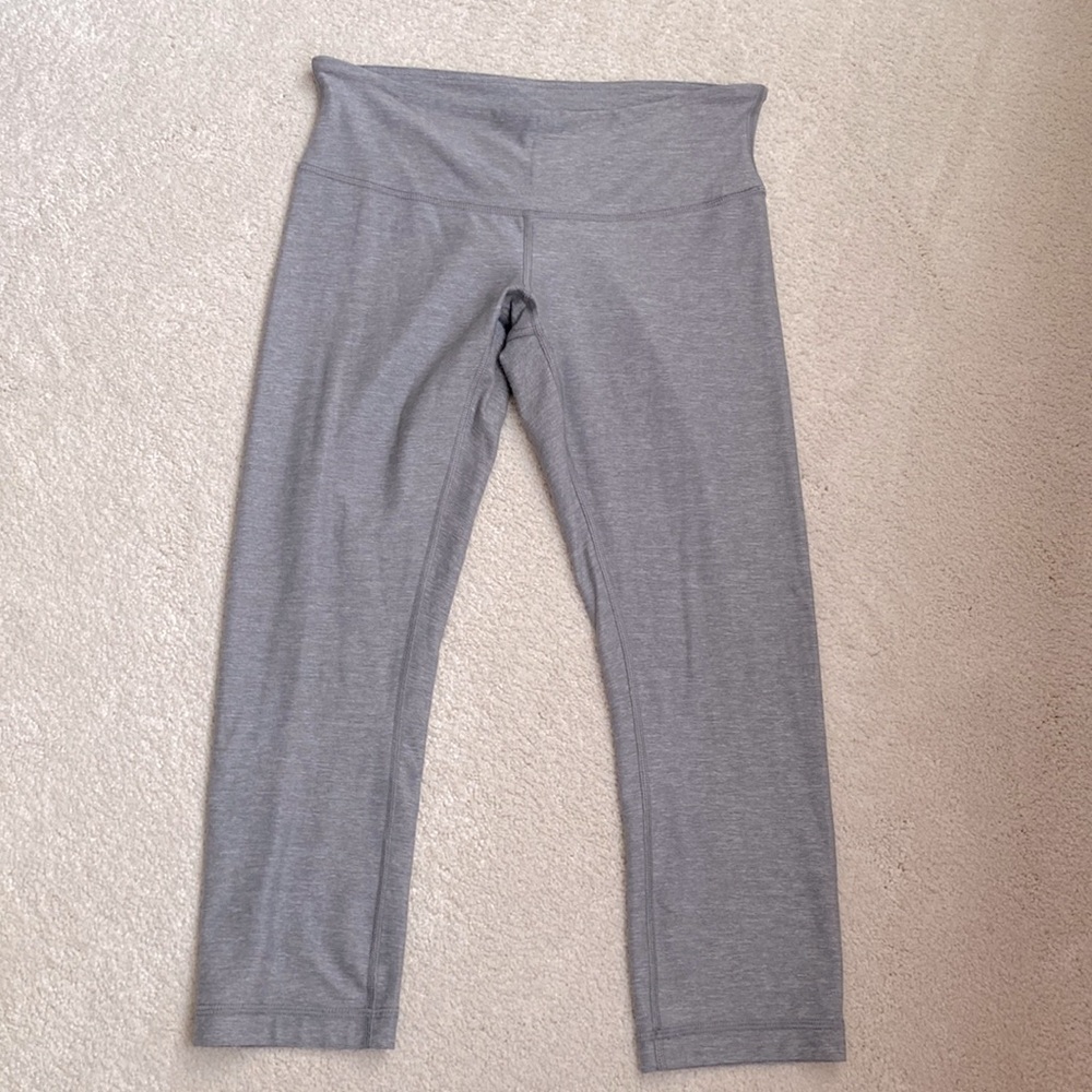 Lululemon Wunder Under cropped leggings